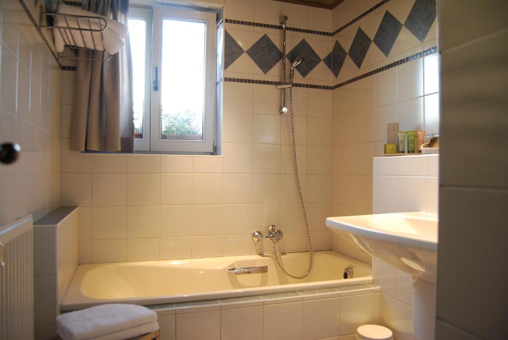 Hostellerie Gilain Achêne Dış mekan fotoğraf